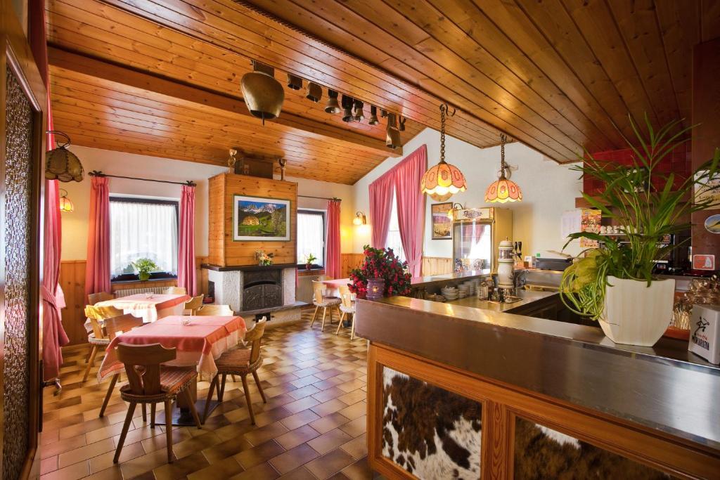 Albergo Negritella Borgo Valsugana Exteriör bild